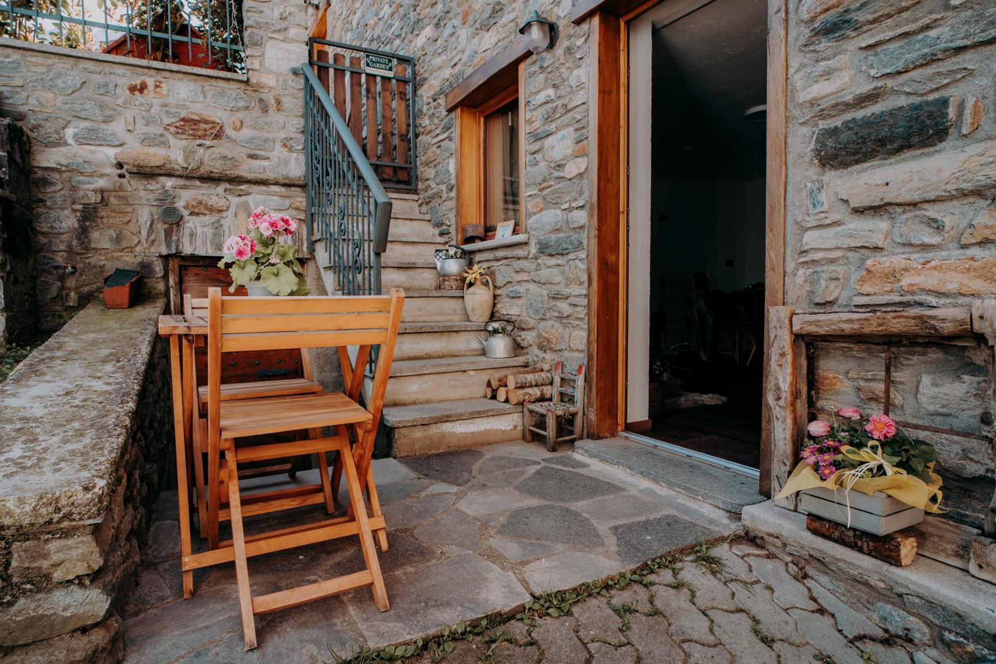 Le Chalet Du Village Chambave Exterior photo